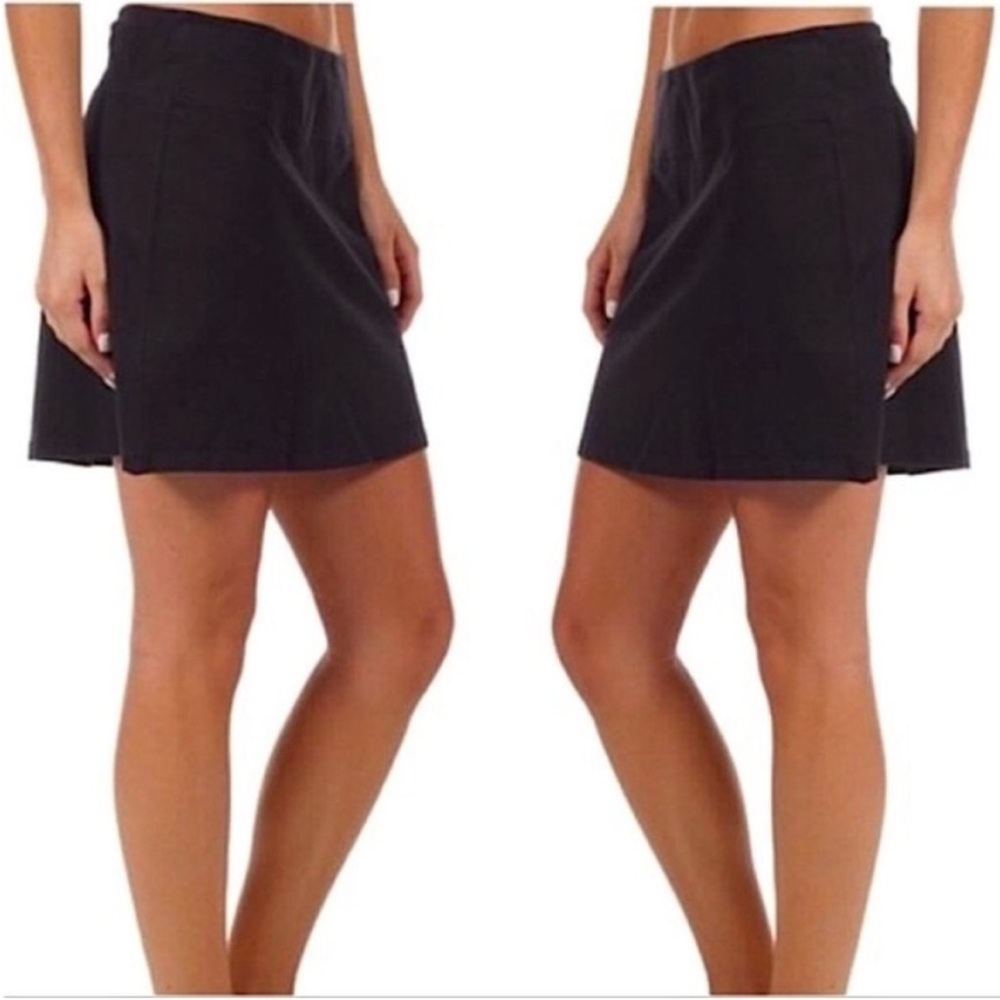 Patagonia Duway black skort with zippers - 10